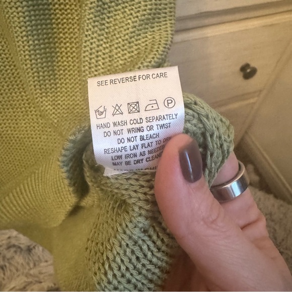 Apricot Lane Green Vneck Sweater - Picture 4 of 5